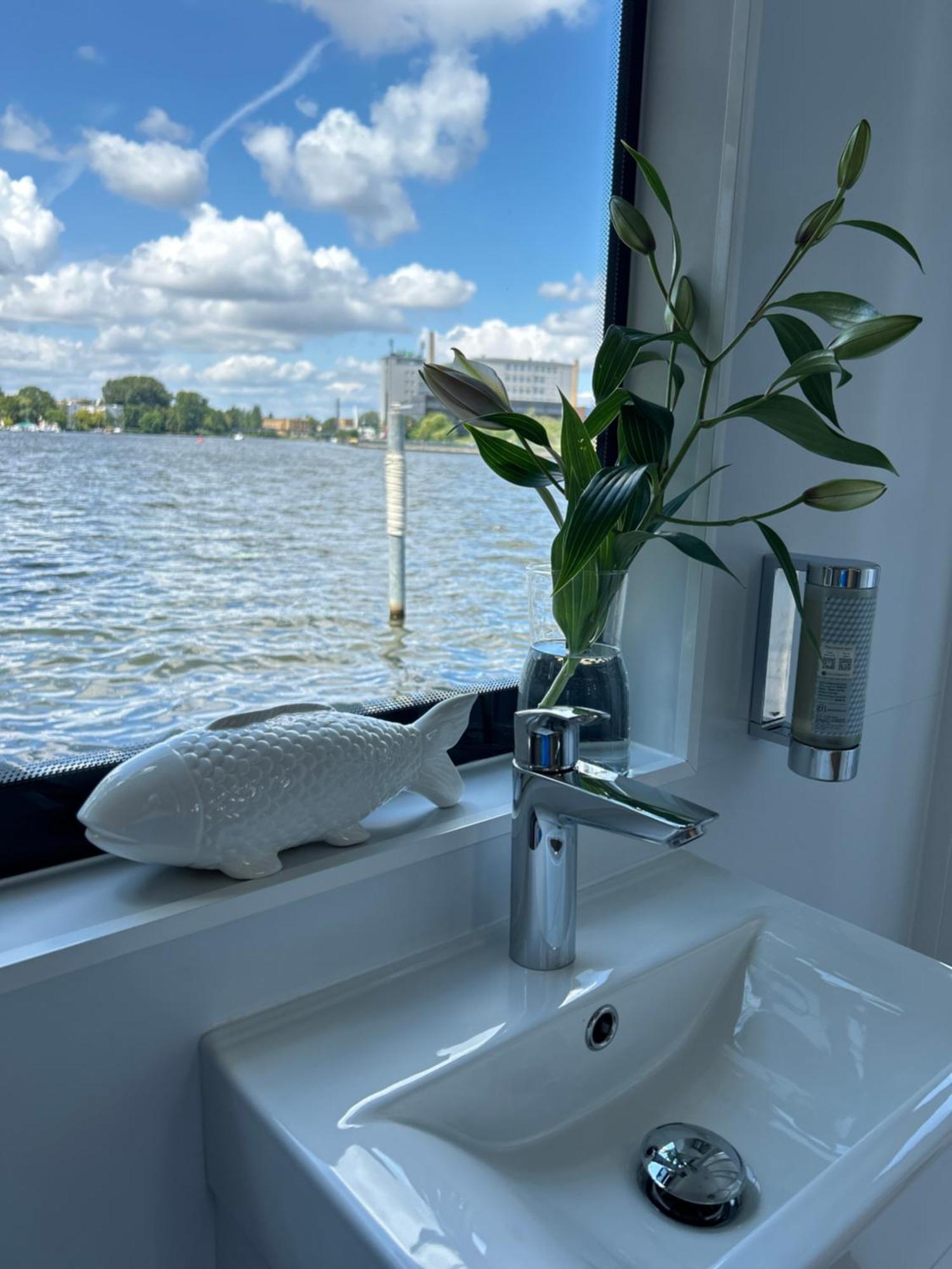 Nena Hausboot Hotel Berlijn Buitenkant foto